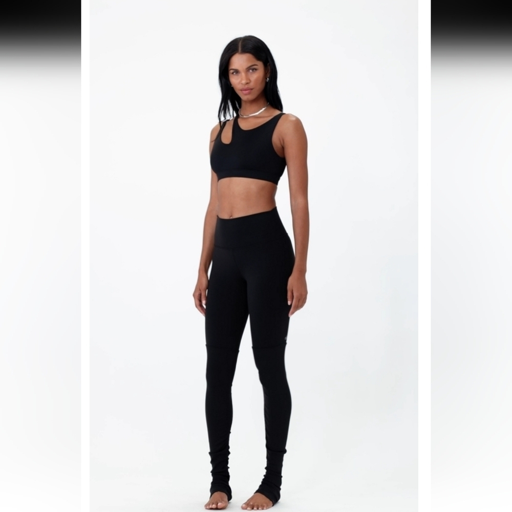 Woman's Alo Yoga High-Waist Goddess Legging, Color Black, Size M/L